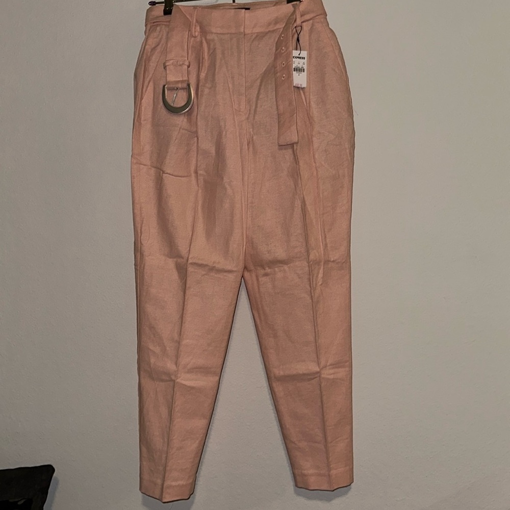 Express light pink linen pants, two front pockets, size 6. New with tags!